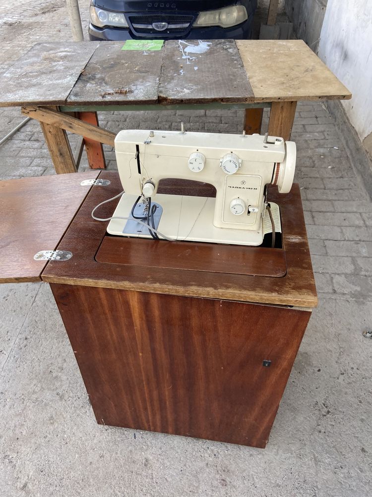 Продаю швеиную машину ножная