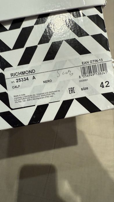 Боти Richmond 42 номер 270 лв.