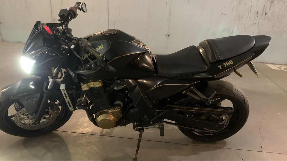 Kawasaki z750 2005
