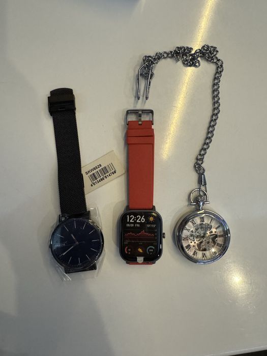 Vand ceasuri la 200 ron/buc