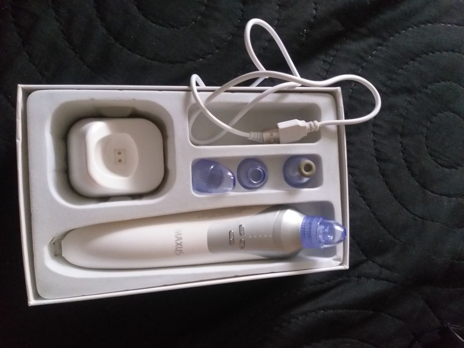 Aparat facial pentru indepartarea punctelor negre