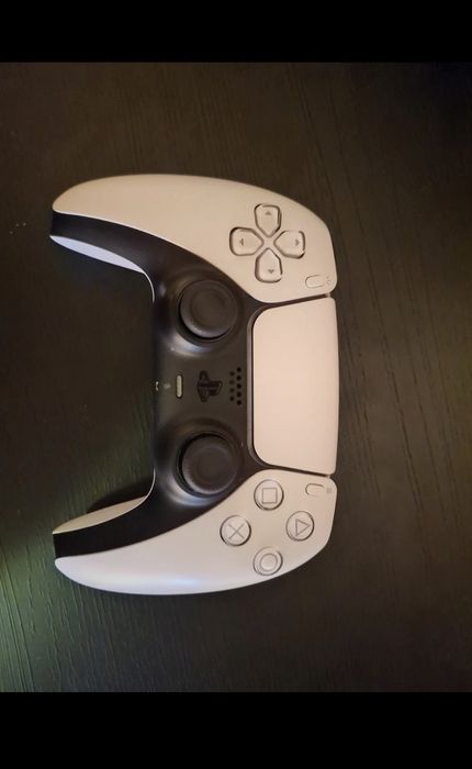 Vând Ps5 slim 1tb