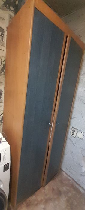 Срочно продам шкафы