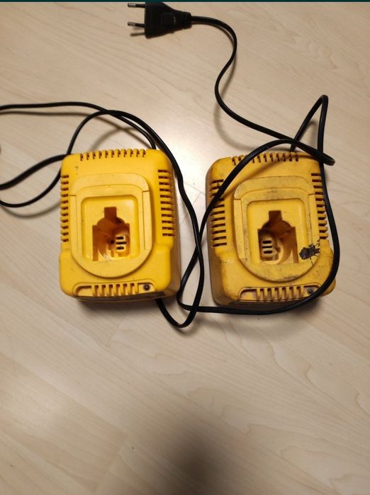 Зарядно Девалт  .