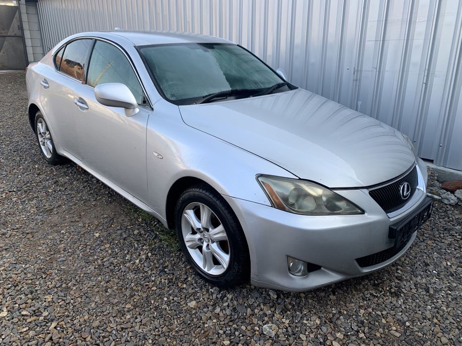 Lexus Is 220d на части