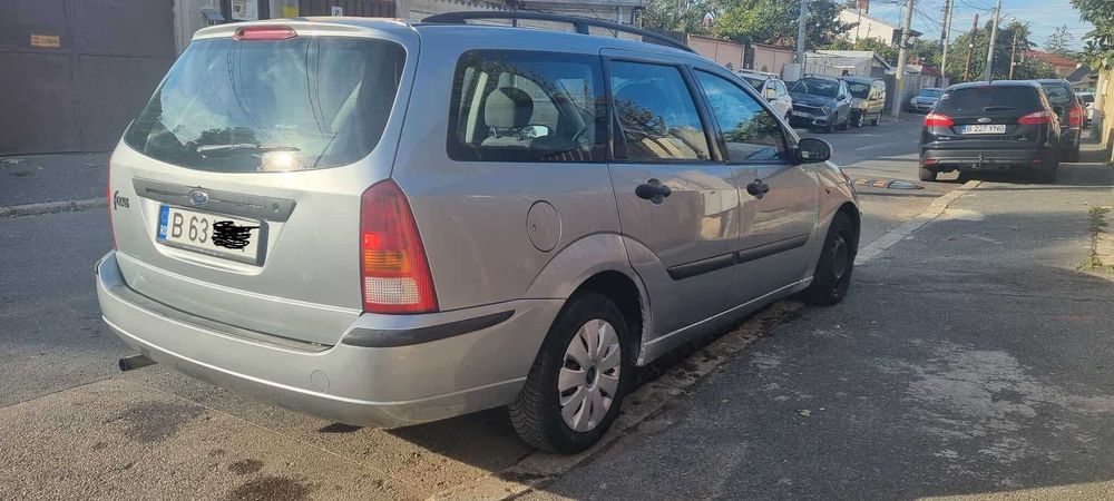 Vand Ford Focus 1600 cmc Breack Benzina anul 2004 Inmatriculat