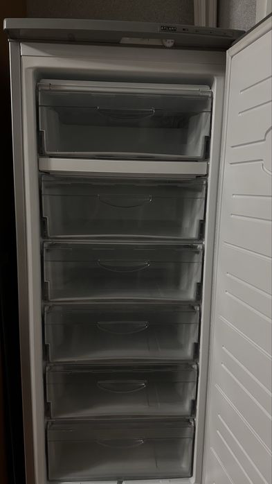 Продам морозильную камеру ATLANT 40000 т. тенге