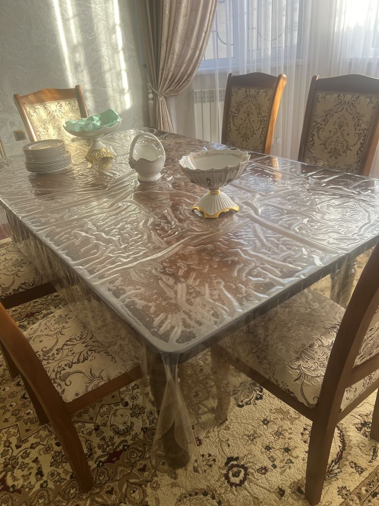 Продам стол со стулями