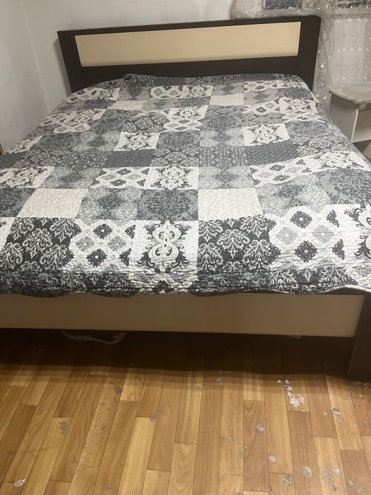 Продам кровать 2 х спальный б/у