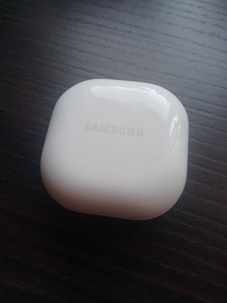 Vând Samsung galaxy buds 2 garanție 3 ani