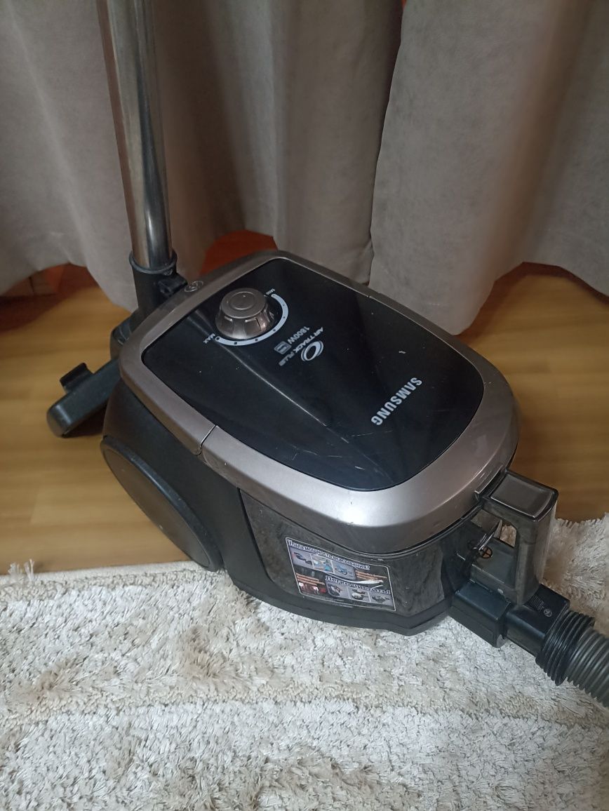 Продам пылесос Samsung