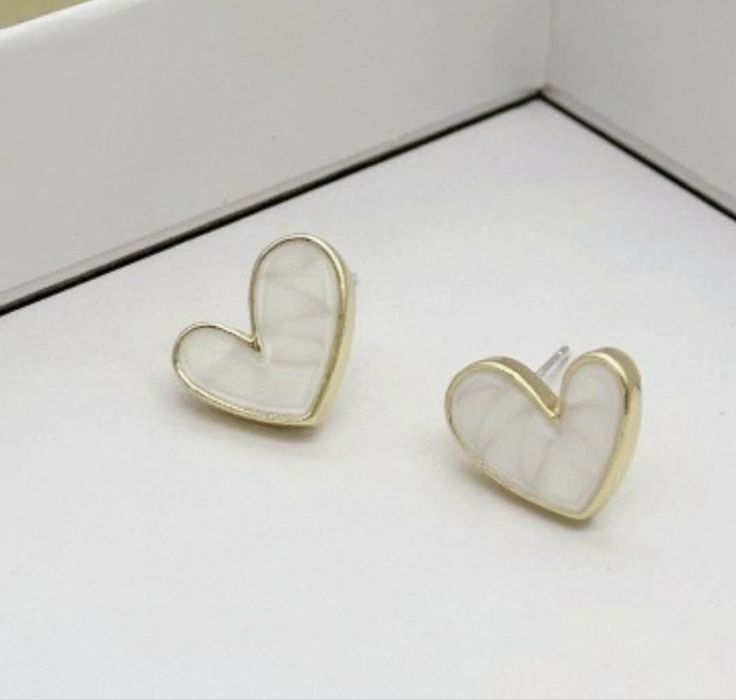 Продам шкатулку с украшениями 4000