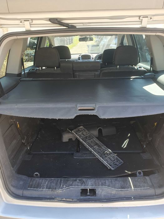 Fata completa / Piese dezmembrari Opel Zafira B 1.9 Cdti