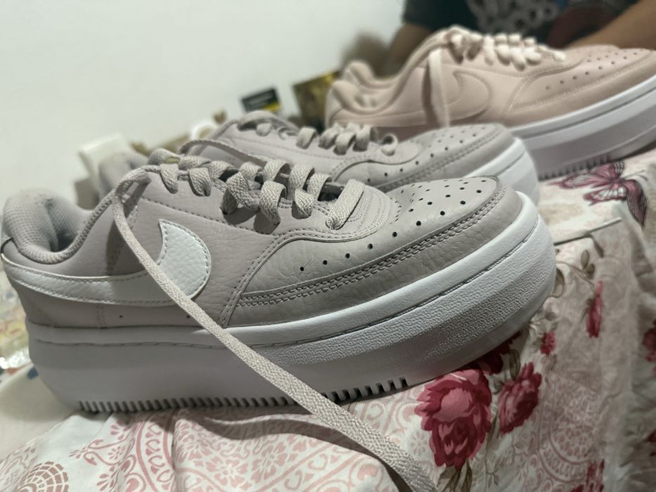 Vând adidasi Nike originali