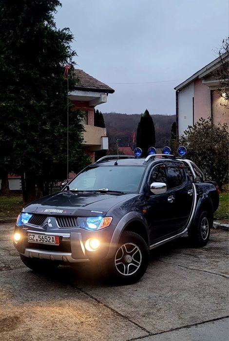 ** Mitsubishi L 200 / An 2009 / Impecabil / Germania / 178 CP **