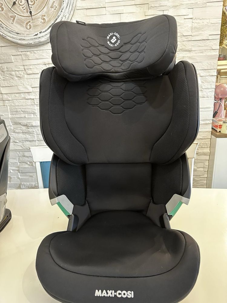Продавам 2бр Стилче  за кола Maxi-Cosi Kore PRO I-Size ISOFIX