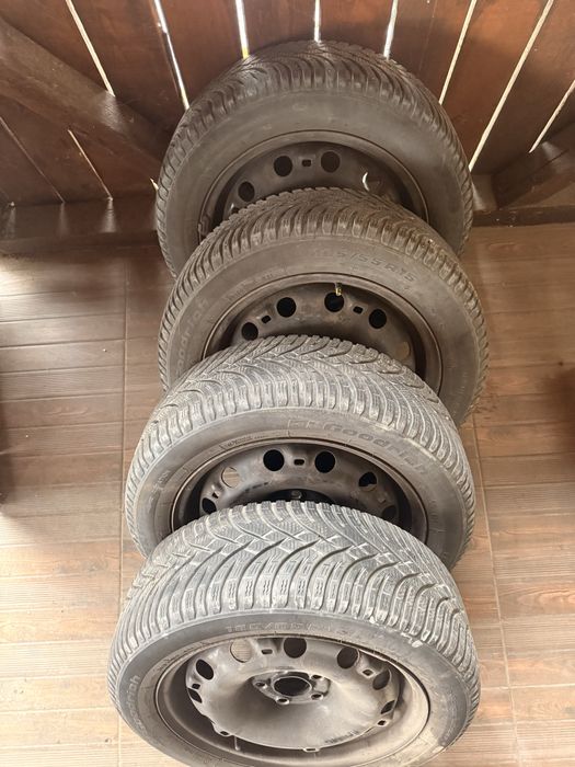 Jante tablă echipate cu anvelope BFGoodrich de iarnă 185/55/R15