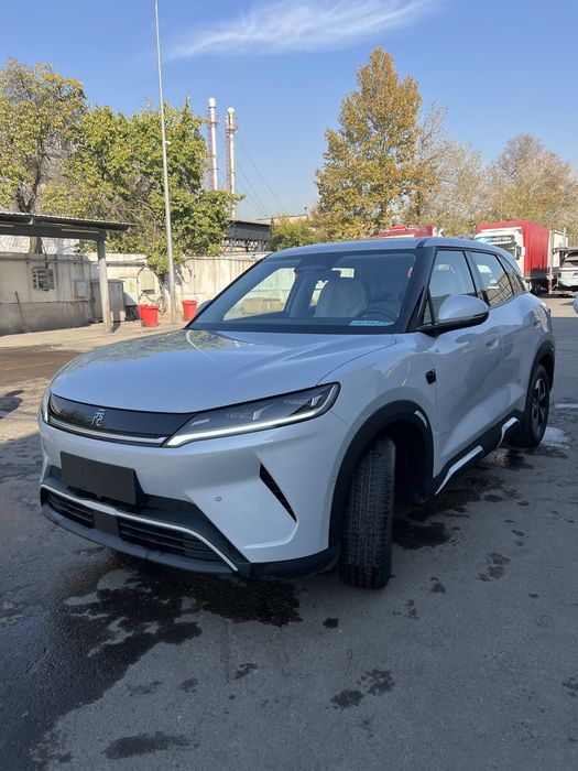 Byd yuan up 3poztisiyasi nalichida