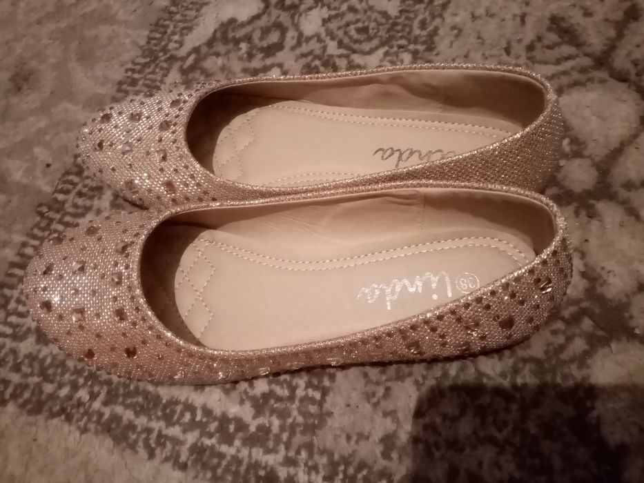 Продам туфли лодочки