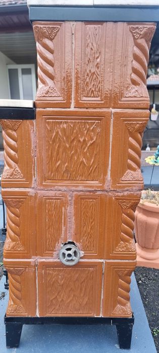 Soba de teracota de vanzare.