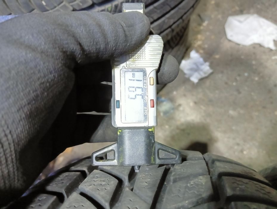 Anvelope iarna ms 195/70/15 hankook 2015 5.5-6mm