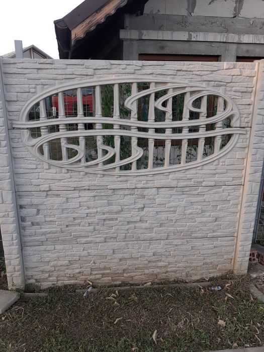 Garduri placi din beton