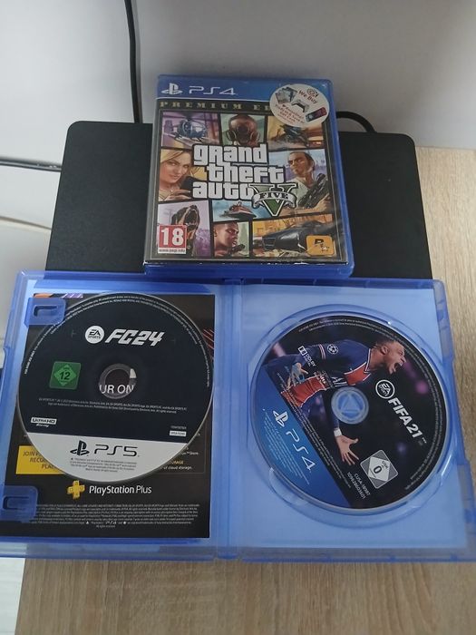 Se vinde playstation 4