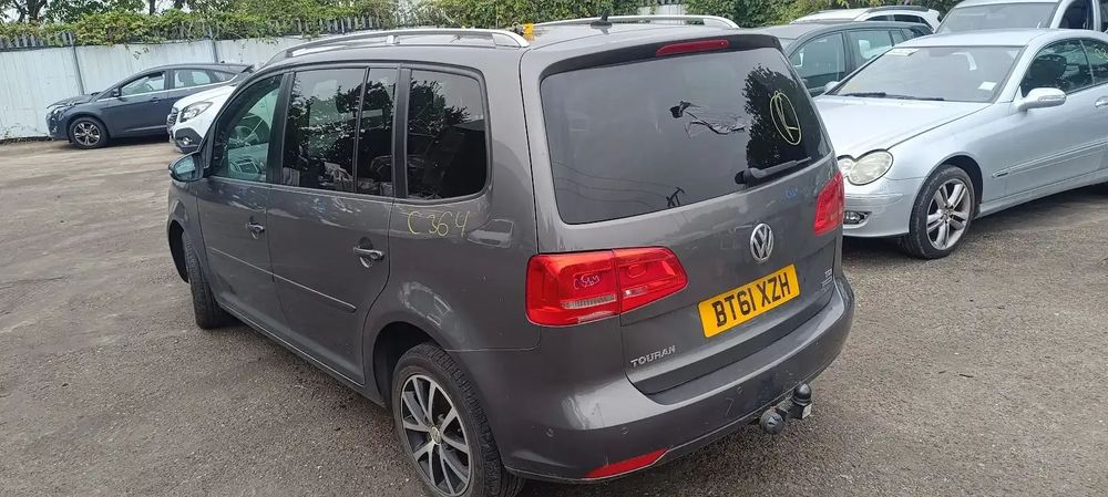 Dezmembrari / Dezmembrez Volkswagen Touran II (1T3) 1.6 TDI CAYC cutie viteze manuala codu culoare LD7R