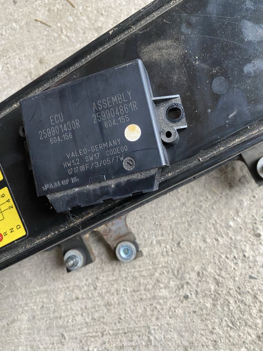 Dezmembrez reno koleos 2008  2.0 150 cai (piese la pret avantajos)