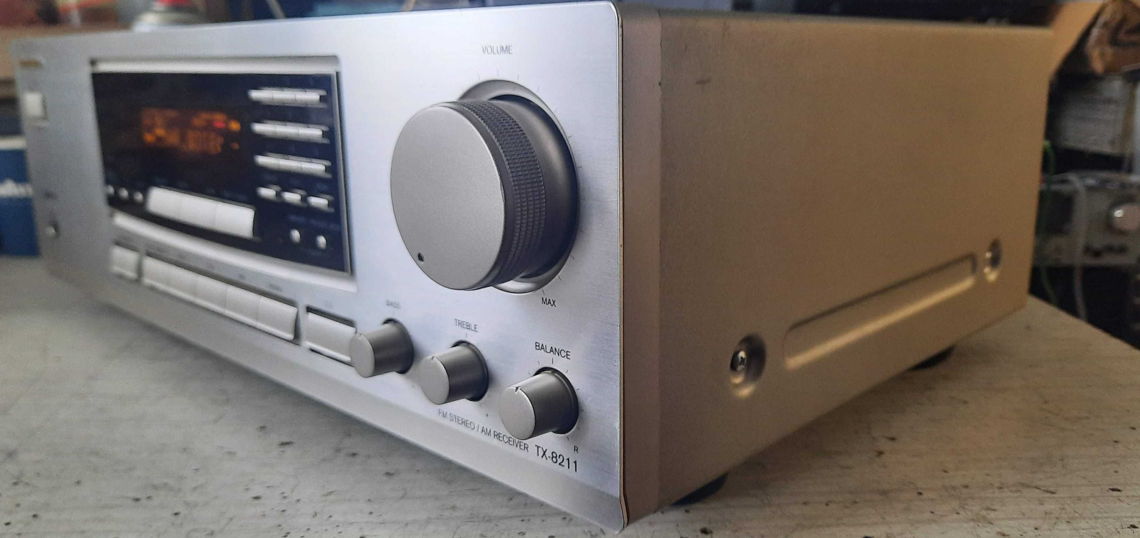 Продавам стерео ресивър Onkyo tx-8211