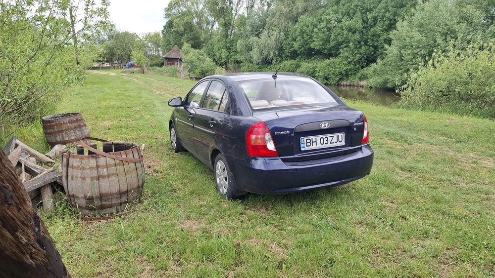 Hyundai Accent UNIC PROPRIETAR, intretinerea la reprezentanta Hyundai, carte service