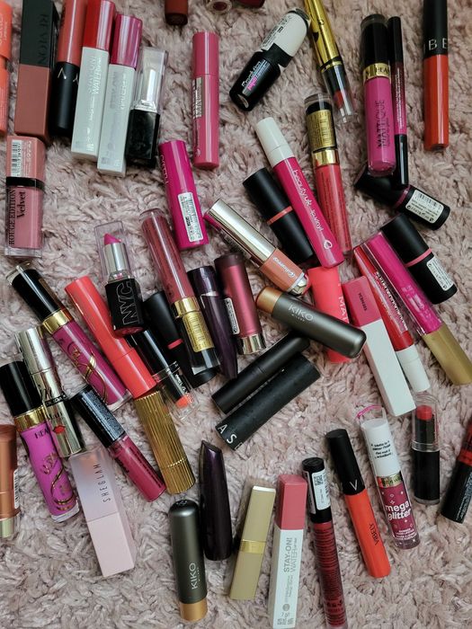 Нова и малко използвана козметика Kiko, Nyx, Este Lauder и други.