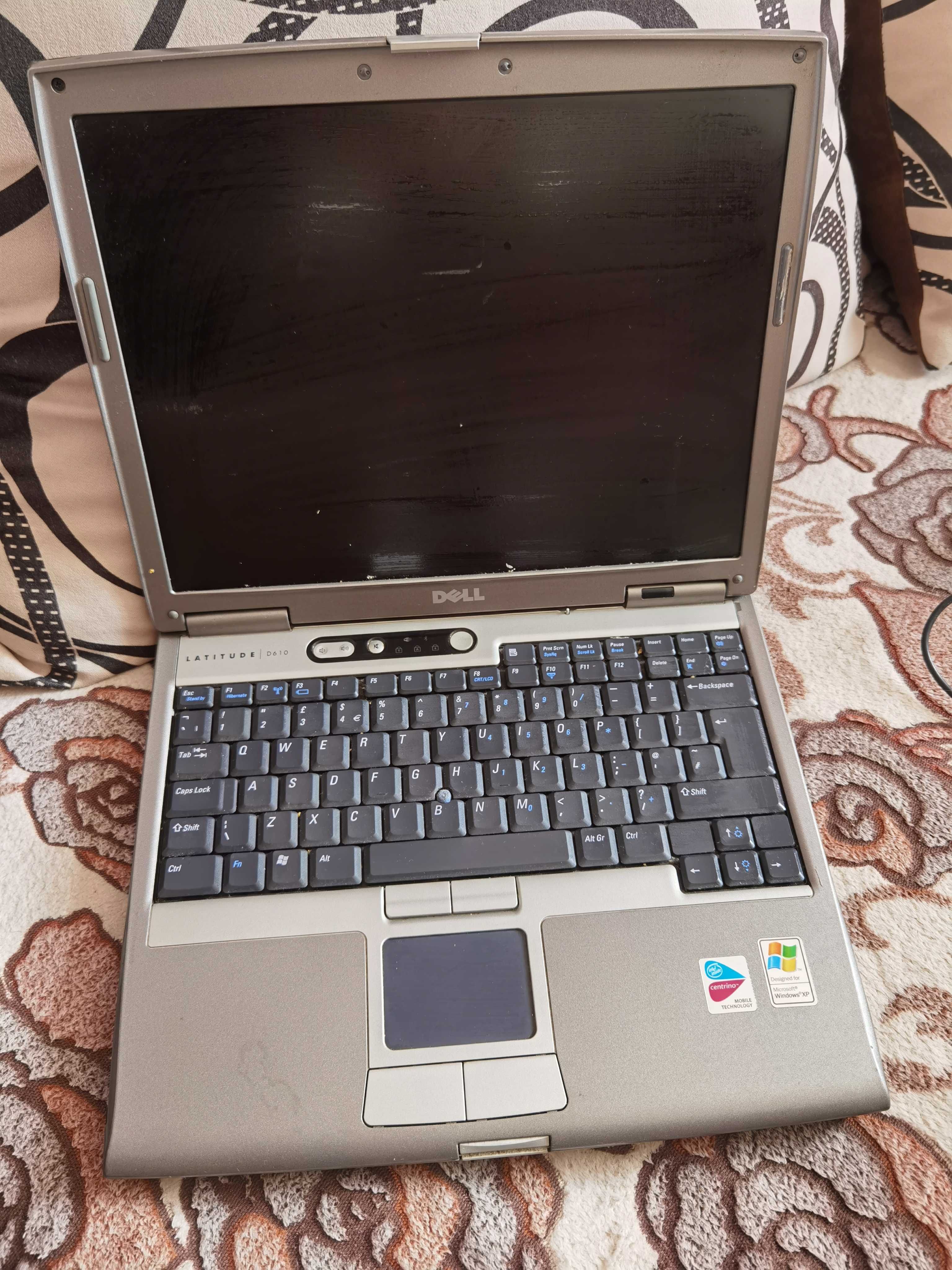 Лаптоп DELL стар модел