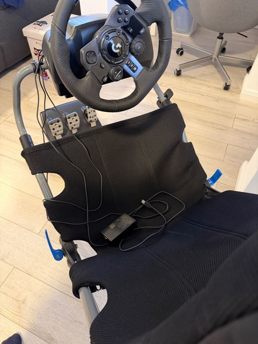 Scaun + volan gaming Logitech G923 Trueforce