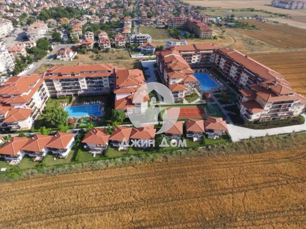 Продава се Двустаен апартамент в Ахелой - 75 кв.м за 827 €/кв.м - Снимка #8