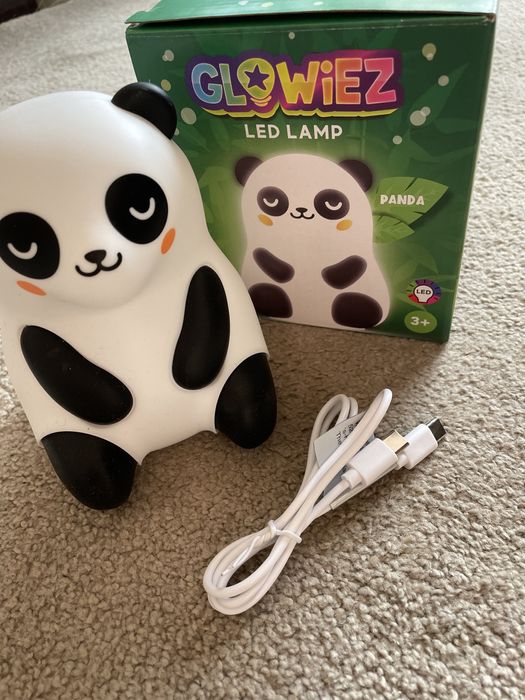 Lampă led panda cu încărcător isi schimba culorile