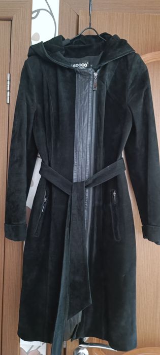 Замшевый утеплённый плащ