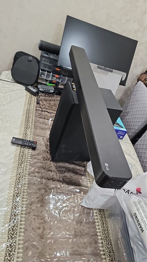 Продам саундбар lg sn4