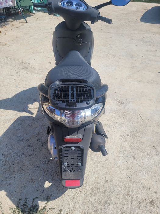 Vand scuter piaggio fly 50 2t