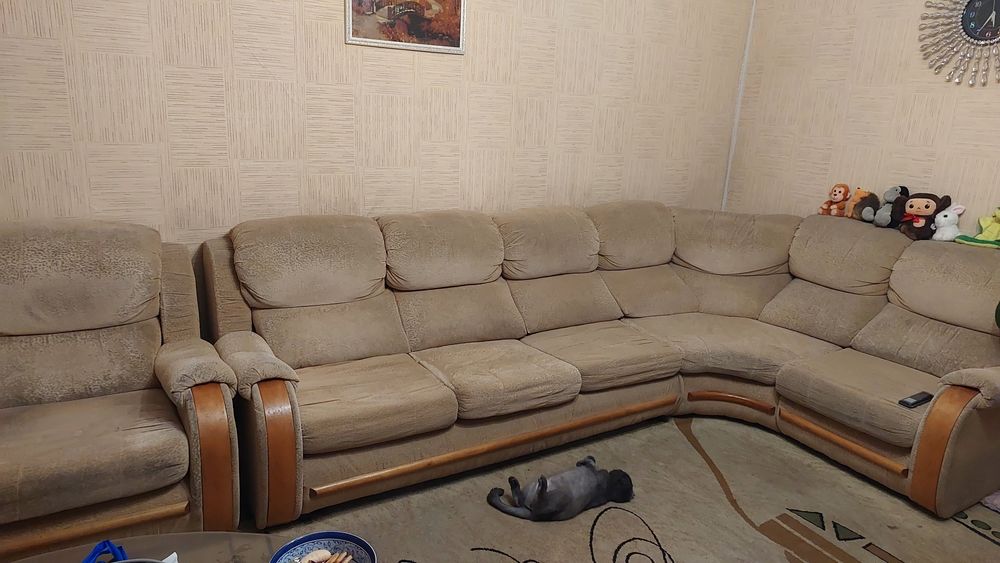 Продаётся угловой диван с креслом,