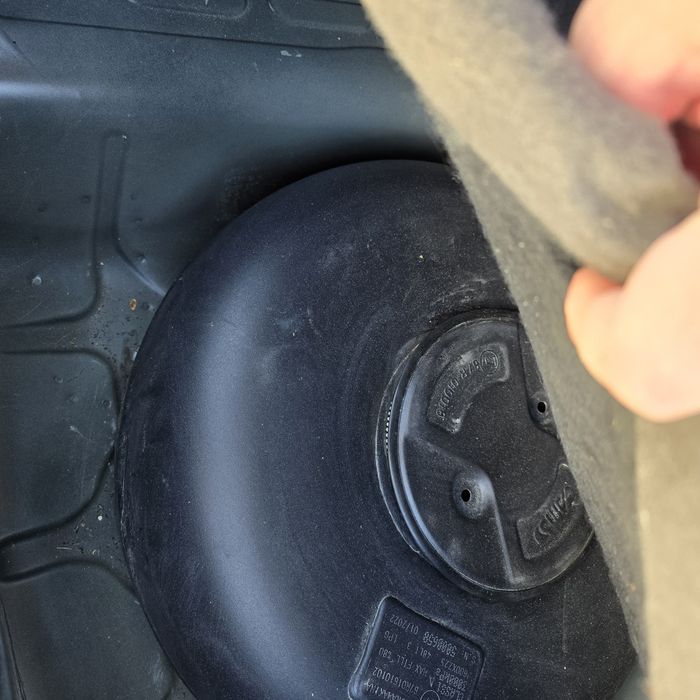 Кобальт ат сотилади