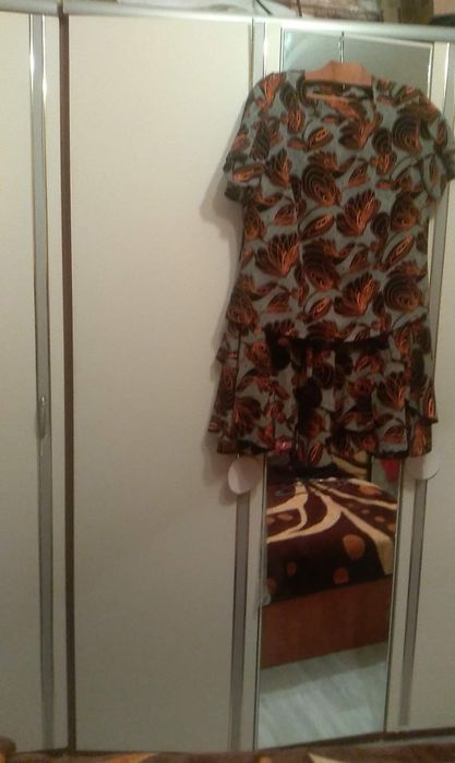 Rochii de ocazie și costume.