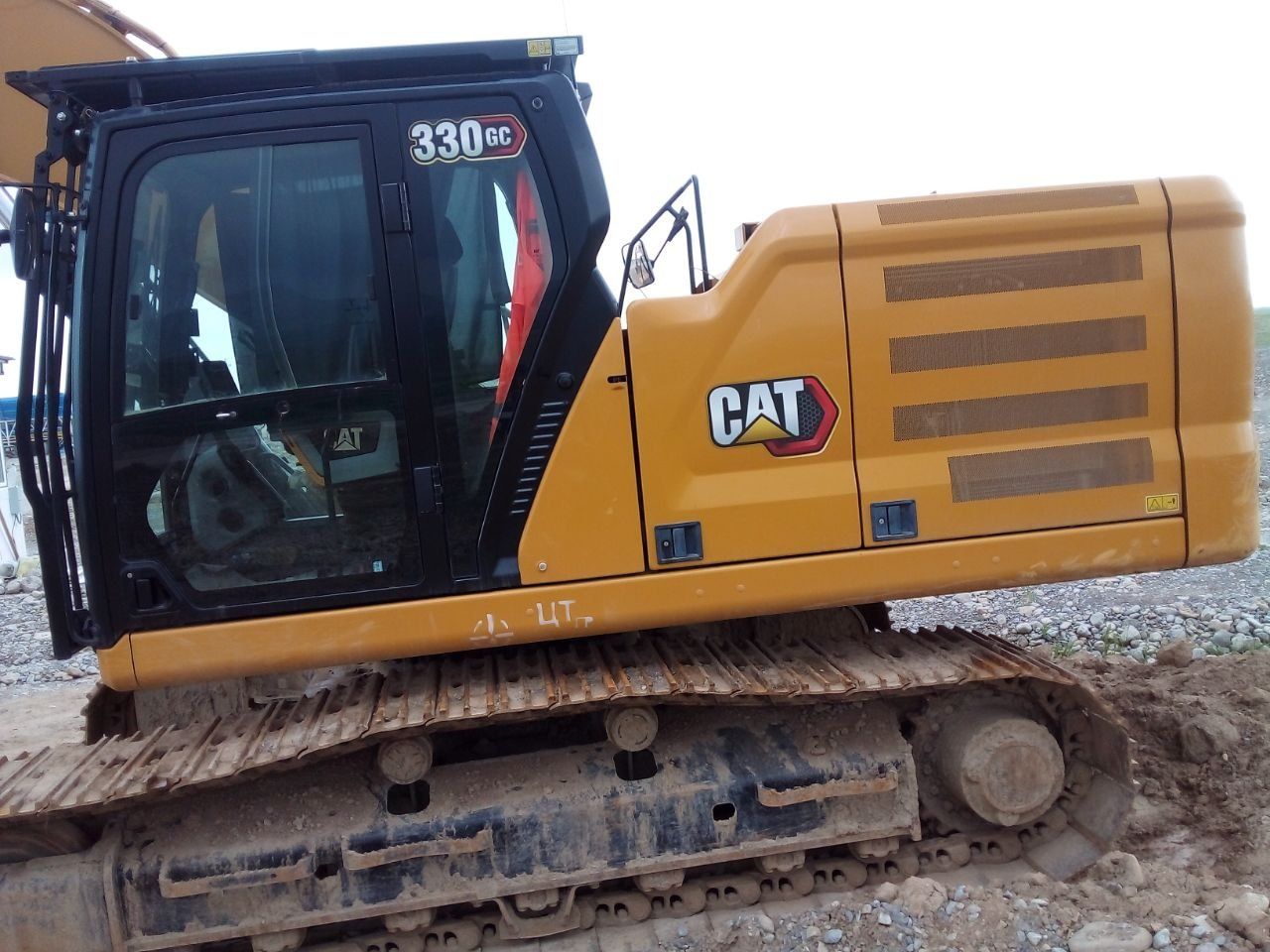 Экскаватор CAT 330 СОТИЛАДИ ёки ИЖАРАга