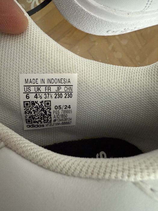 Дамски обувки Adidas Чисто нови!