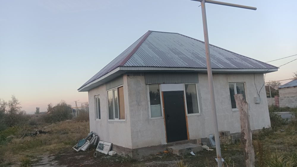 үй сатылады,4 комнаталы