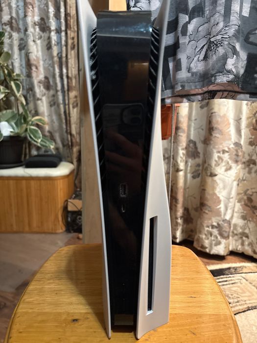 playstation 5 + minecraft + spide  man miles Morales + uncharted