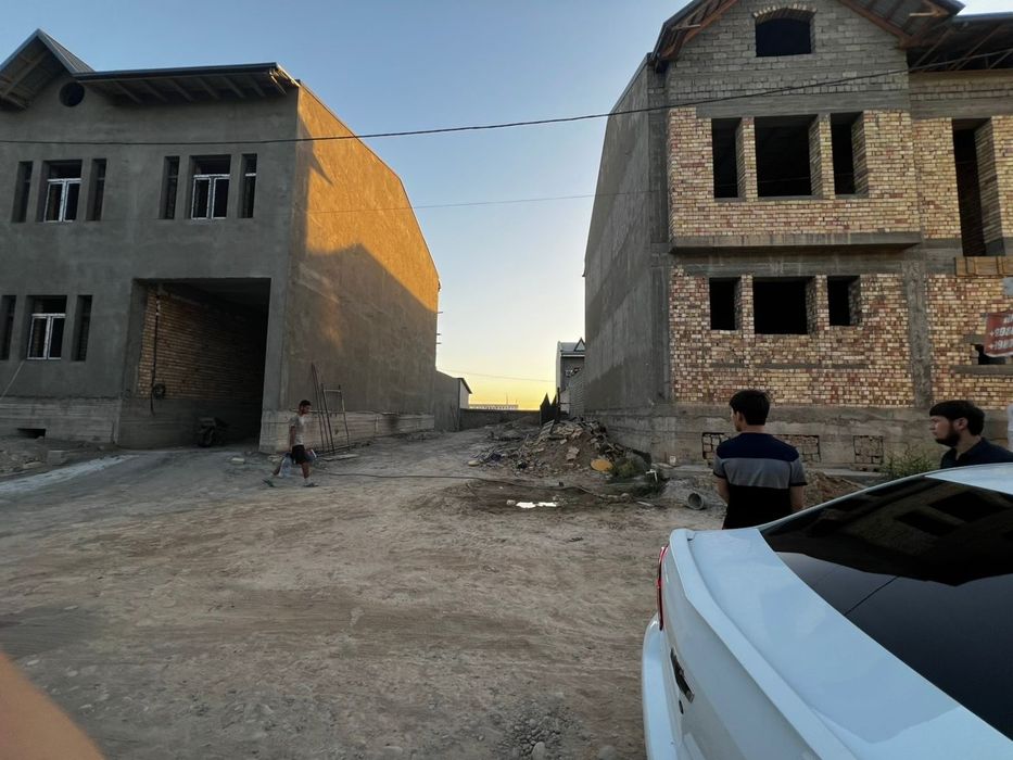 Яанги хаеотда  2 сутик ер сотилади  сув. Свет. Ток. Канализатсяа. Бор