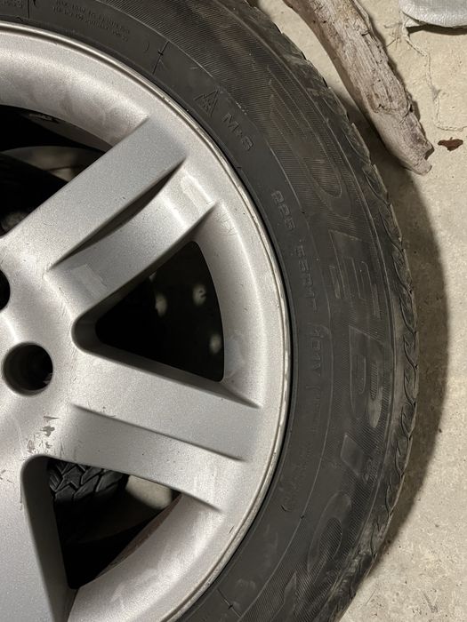 225/55 R17 Гуми с оригинални алюминеви джанти Renault Espase 2011г