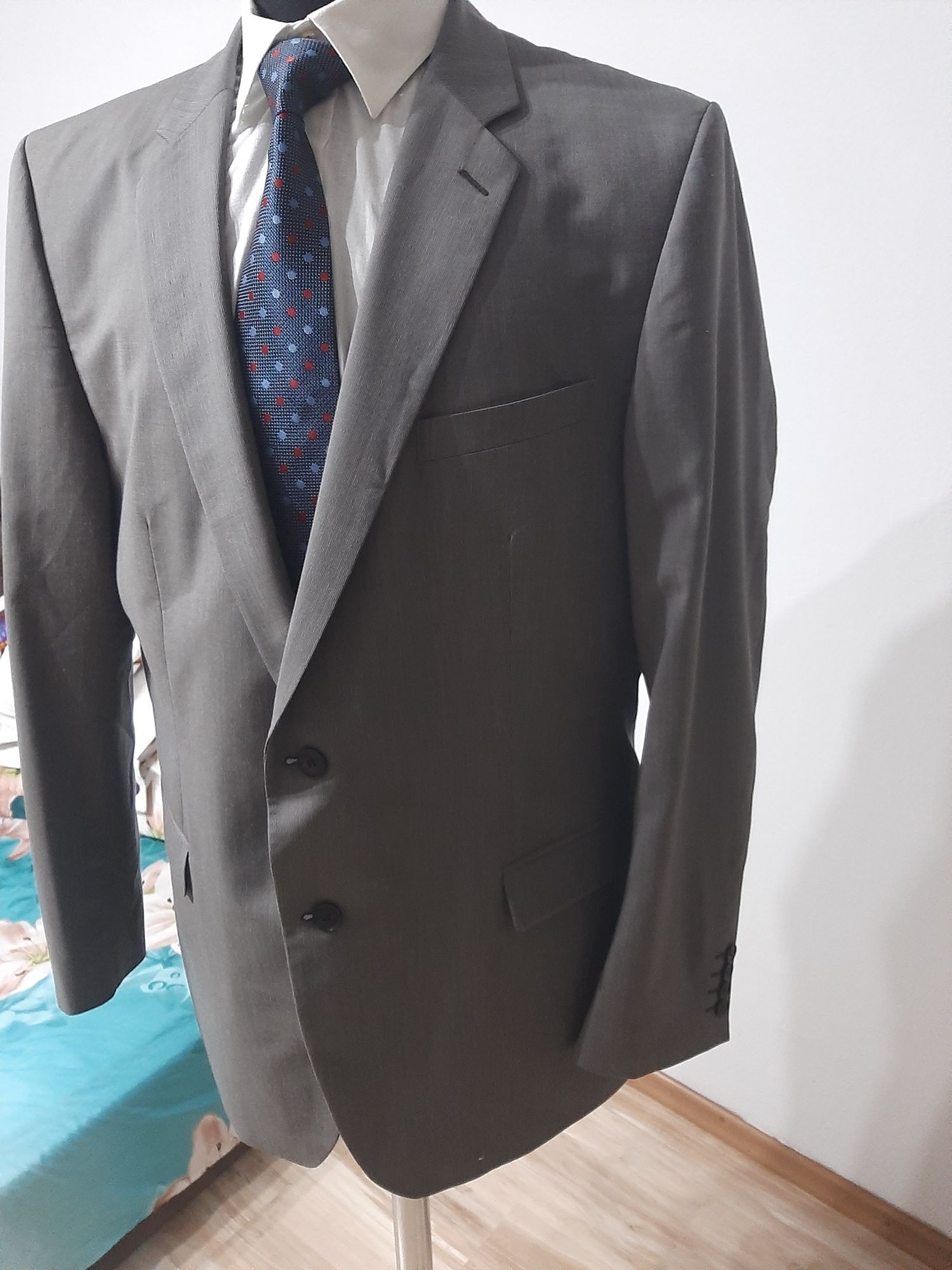 Sacou original gen HUGO BOSS Impecabil marimea XXL