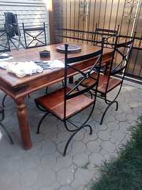 Masa cu 6 scaune lemn masiv nuc și  fier forjat